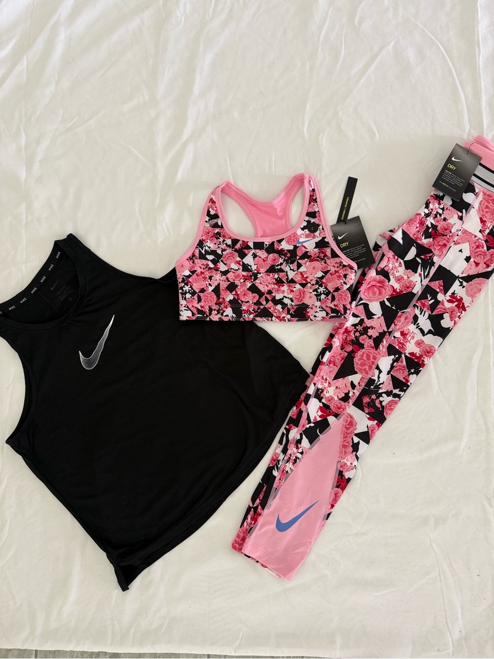 Girls Nike Pink Sports Bra, Black Tank & Pink Floral Leggings Sz L 12-14 - Picture 4 of 9